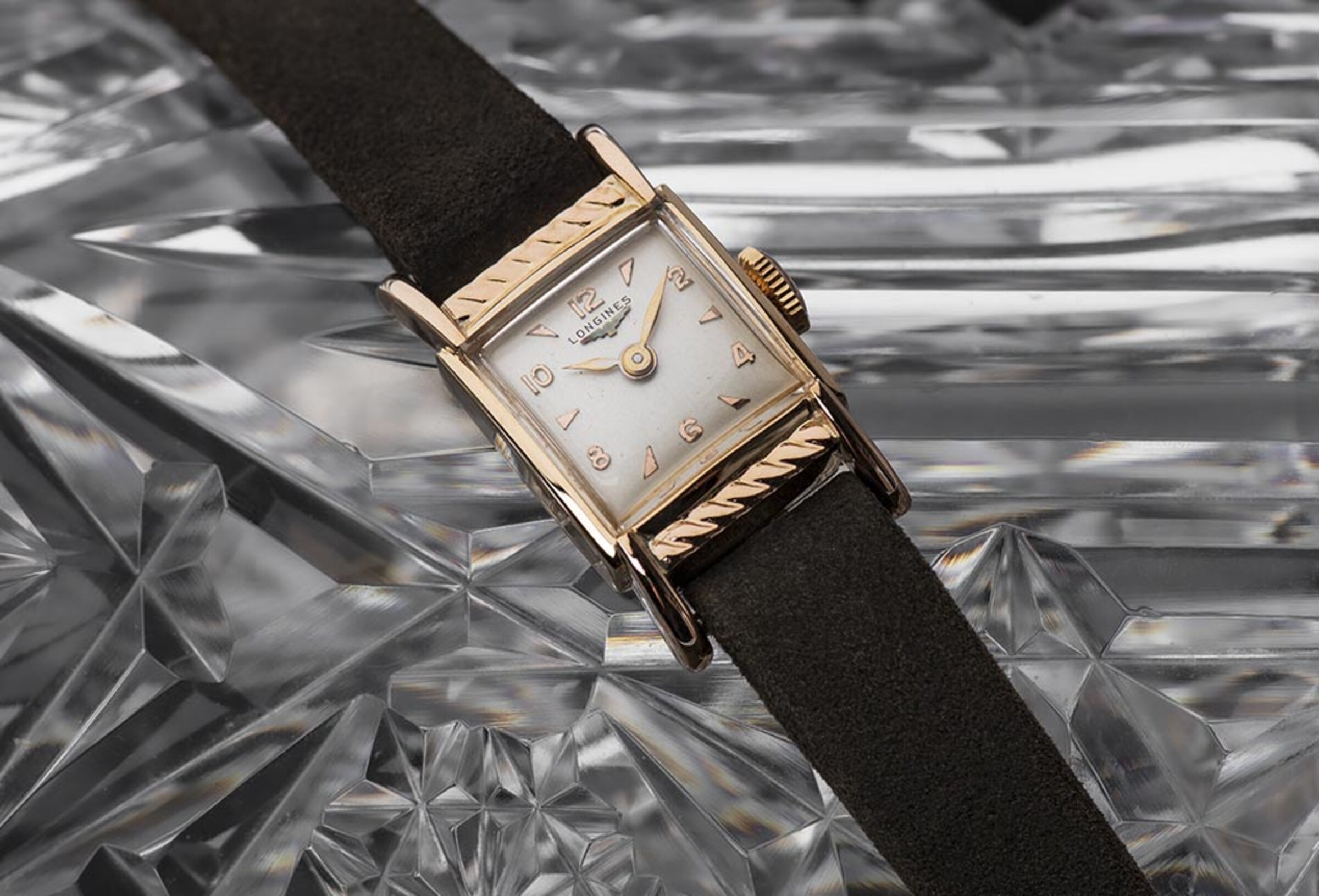 1952-golden-square-watch-pr-1