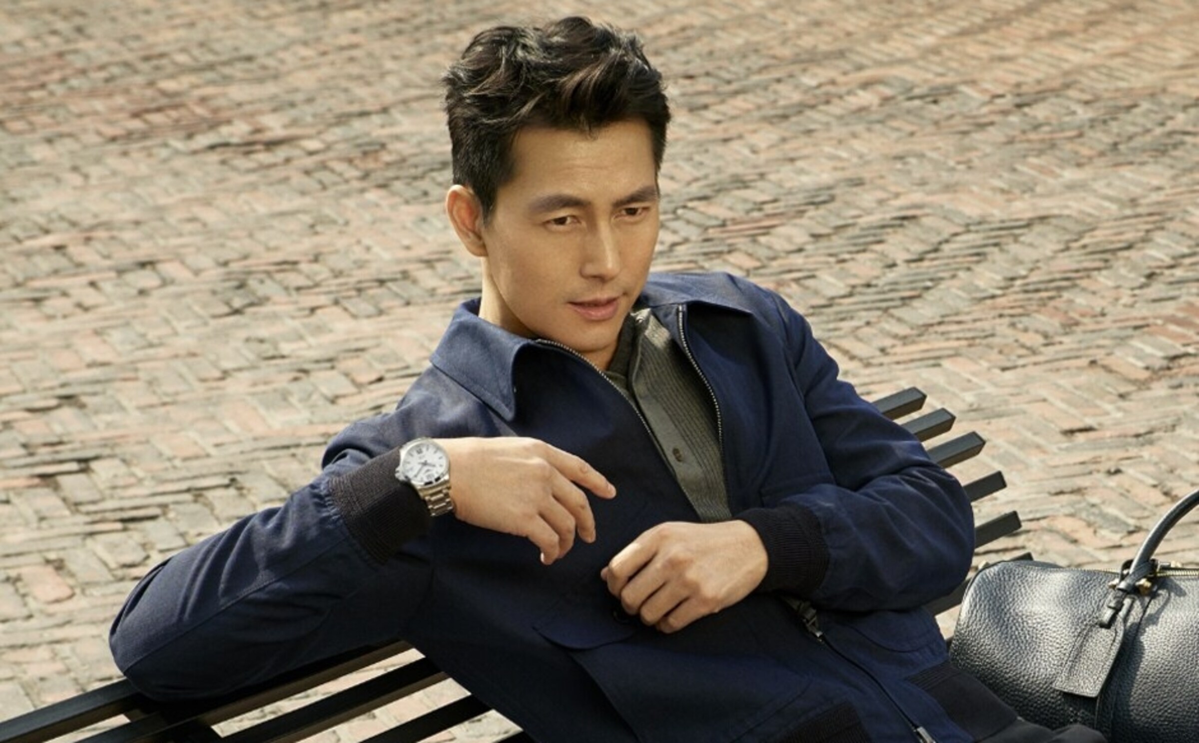Longines Ambassador Jung Woo Sung is wearing a Longines watch
