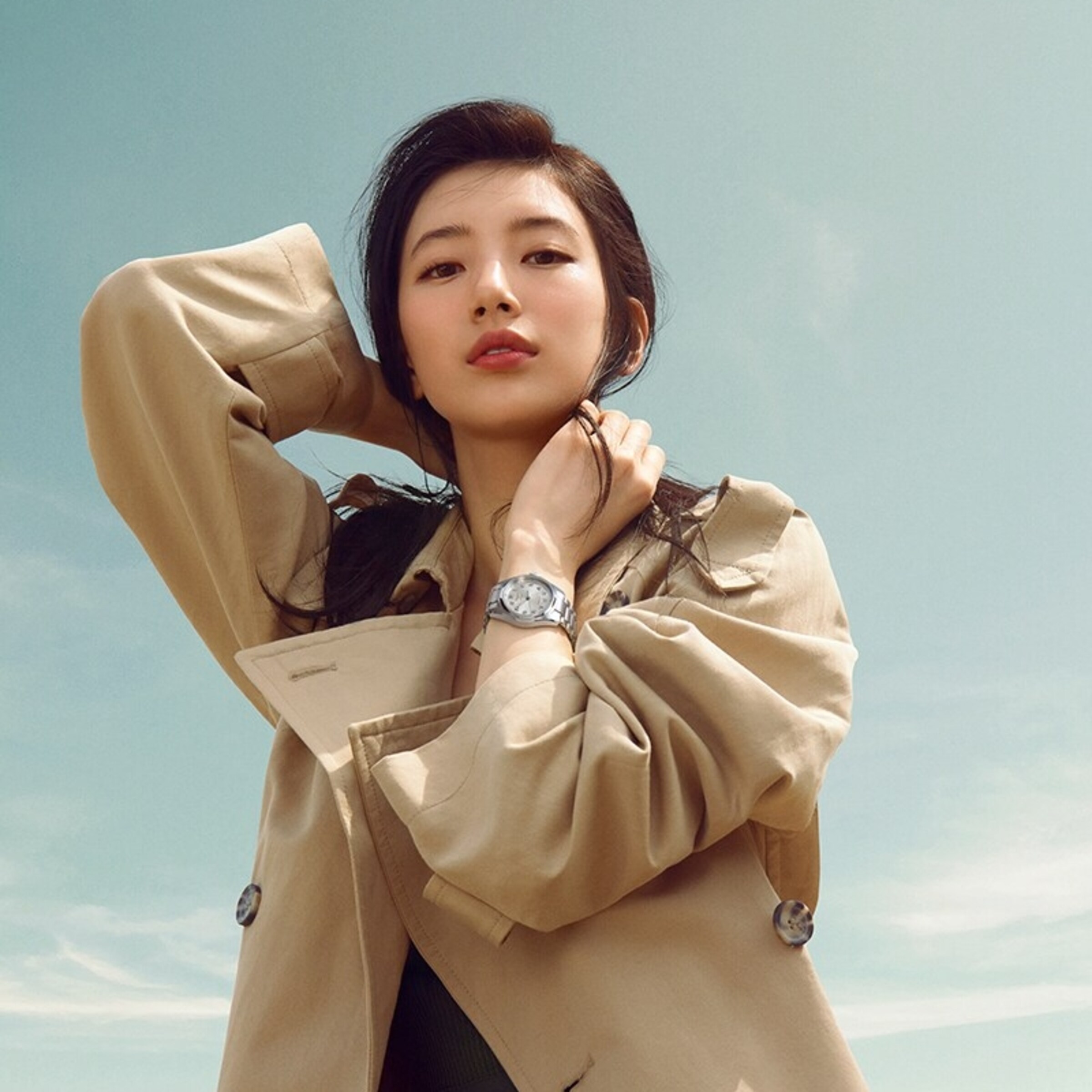 Longines Ambassador of Elegance Suzy is wearing a Longines Spirit watch