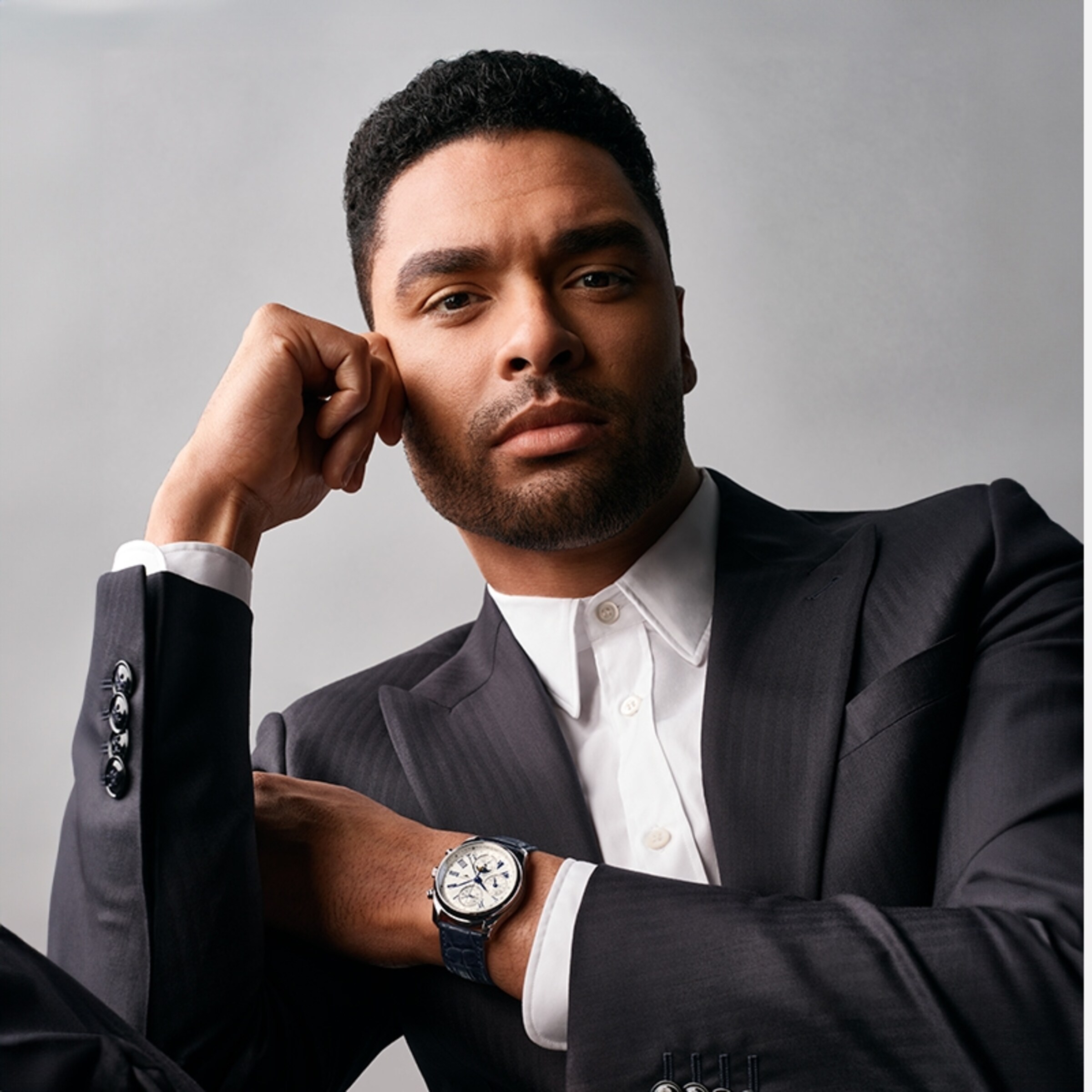 Regé-jean page wearing master white dial with blue stap L2.673.4.71.2 800X1120 